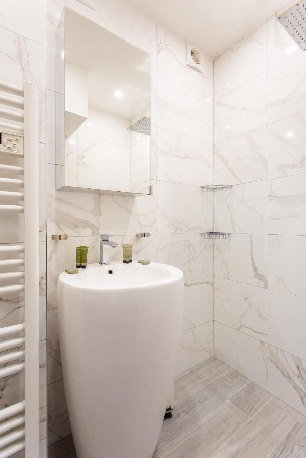 Mbm - Paradis Paris Exteriör bild